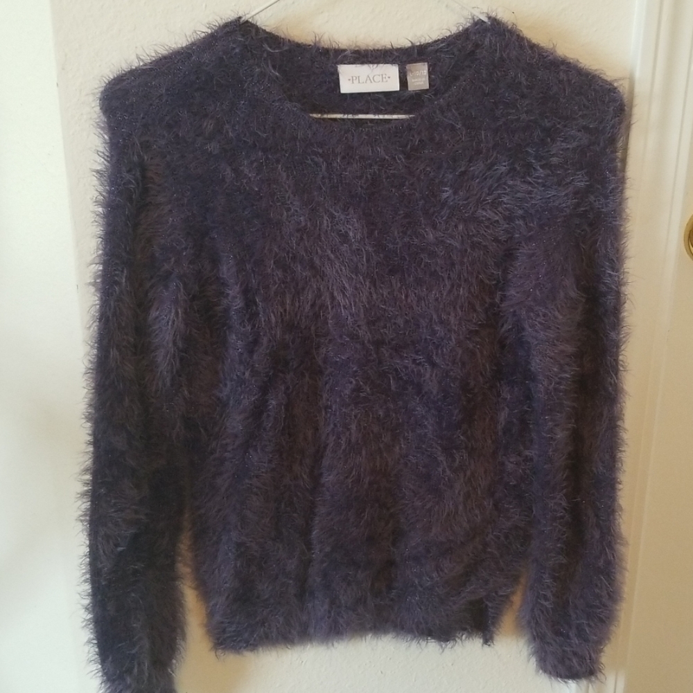 Fuzzy comfy like new sweater